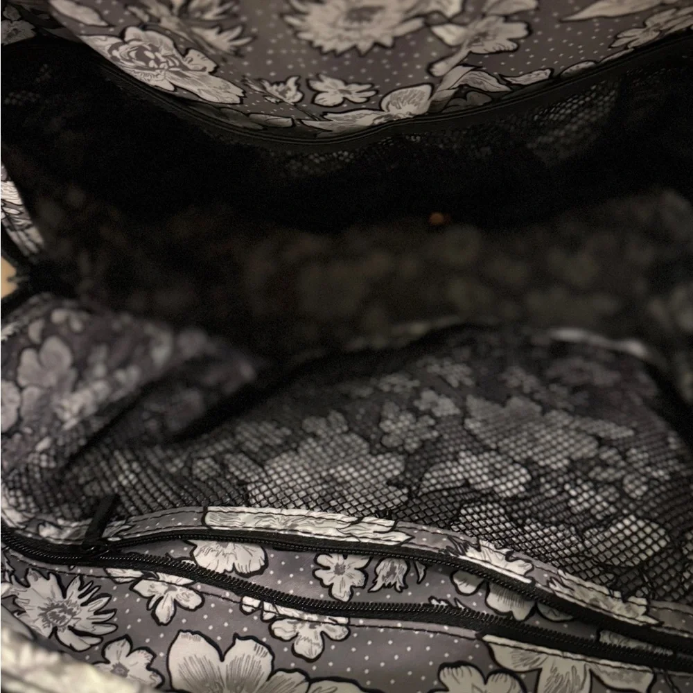 Vera Bradley backpack - Picture 2 of 4